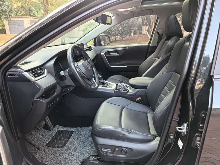 Фото 4 - Toyota Wildlander