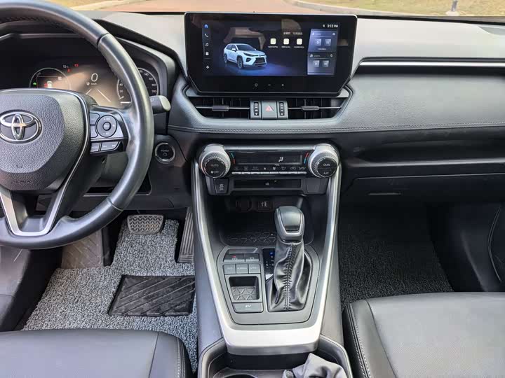 Фото 6 - Toyota Wildlander