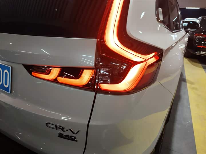 Фото 8 - Honda CR-V