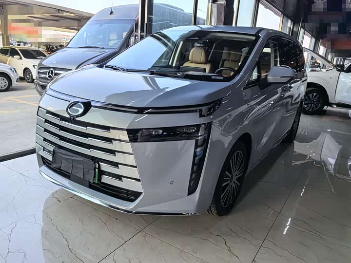 Фото 1 - GAC Trumpchi E8