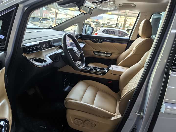 Фото 7 - GAC Trumpchi E8