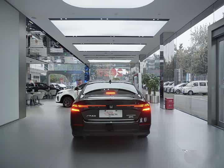 Фото 6 - Honda Accord