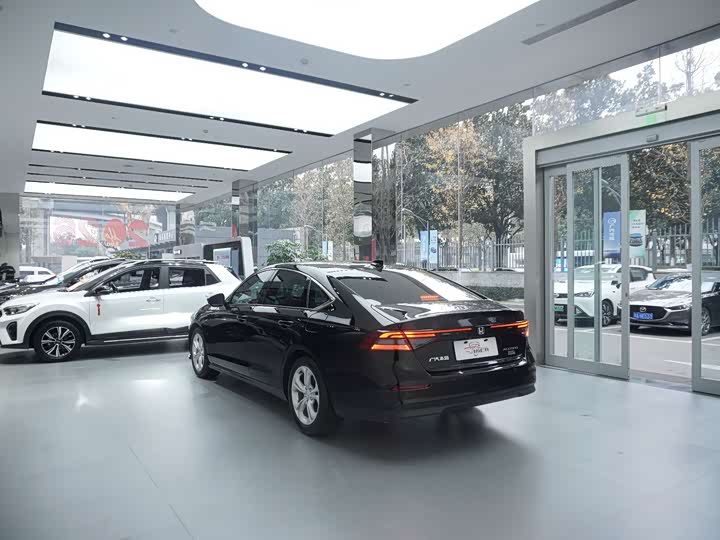 Фото 7 - Honda Accord