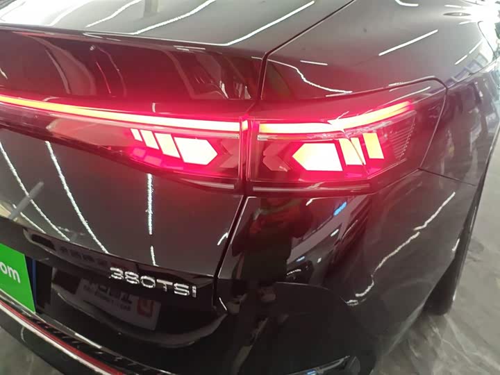 Фото 8 - Volkswagen Magotan