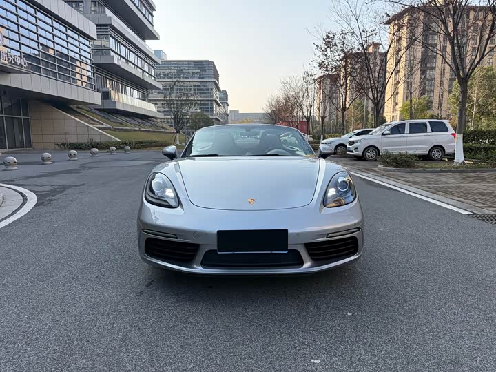 Фото 2 - Porsche 718