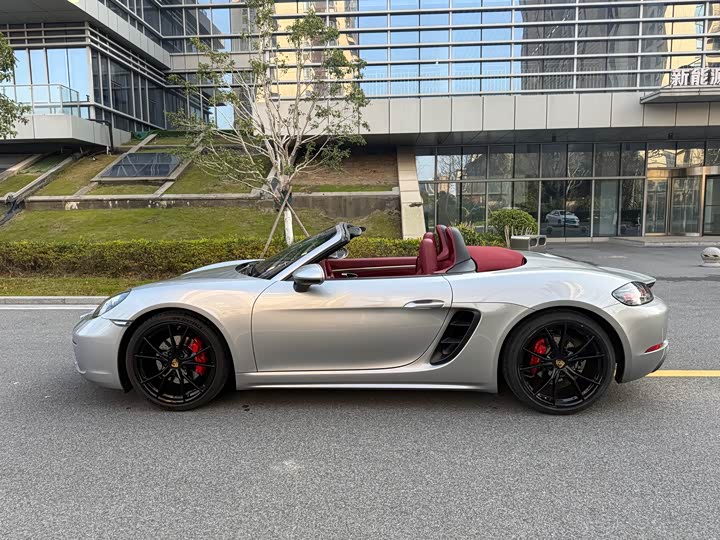 Фото 4 - Porsche 718