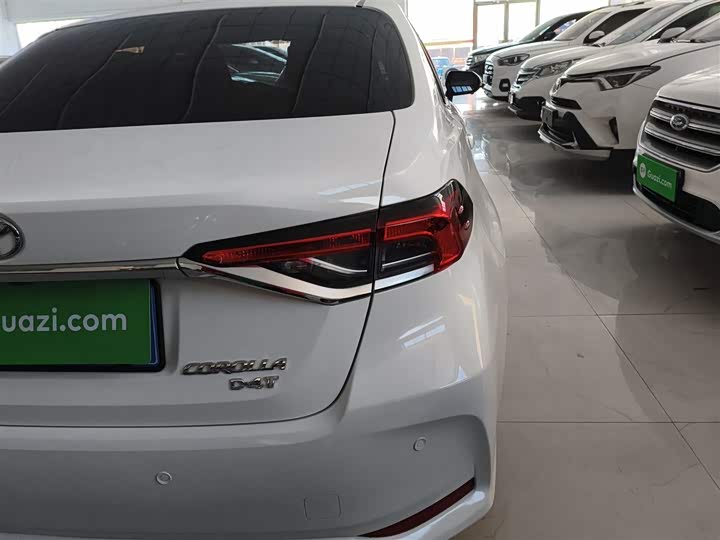 Фото 8 - Toyota Corolla