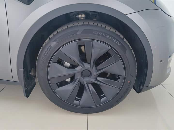 Фото 6 - Tesla Model Y