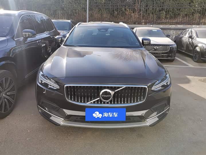 Фото 2 - Volvo V90