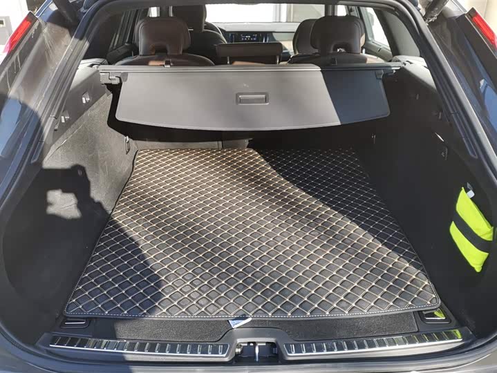 Фото 4 - Volvo V90