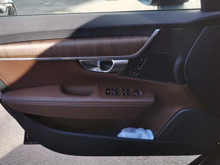 Фото 7 - Volvo V90