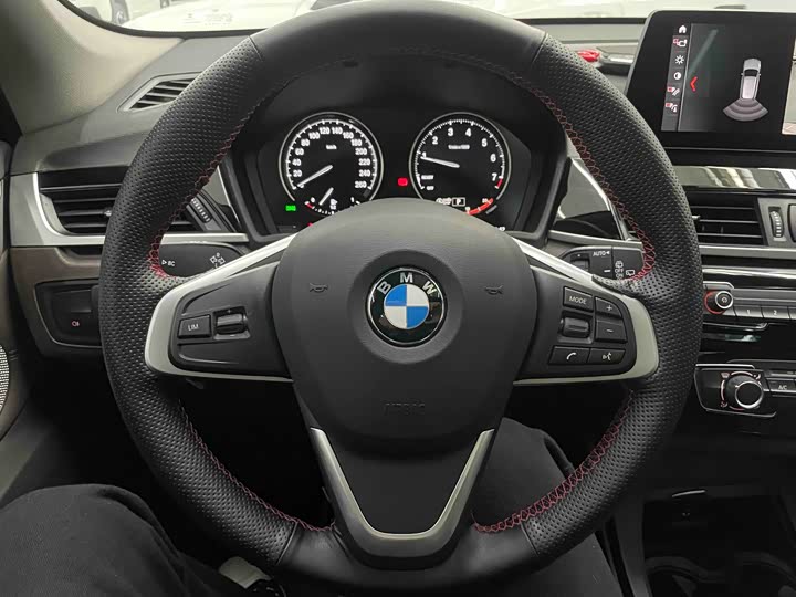 Фото 8 - BMW X1