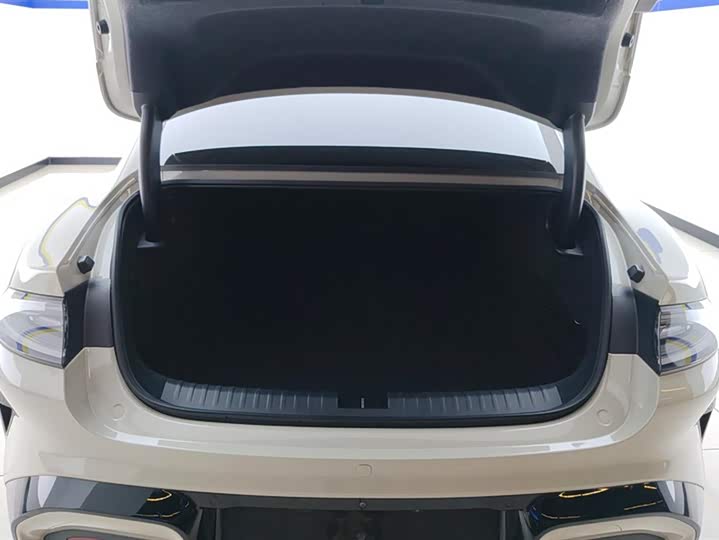 Фото 4 - Xiaomi SU7