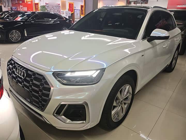 Фото 2 - Audi Q5L