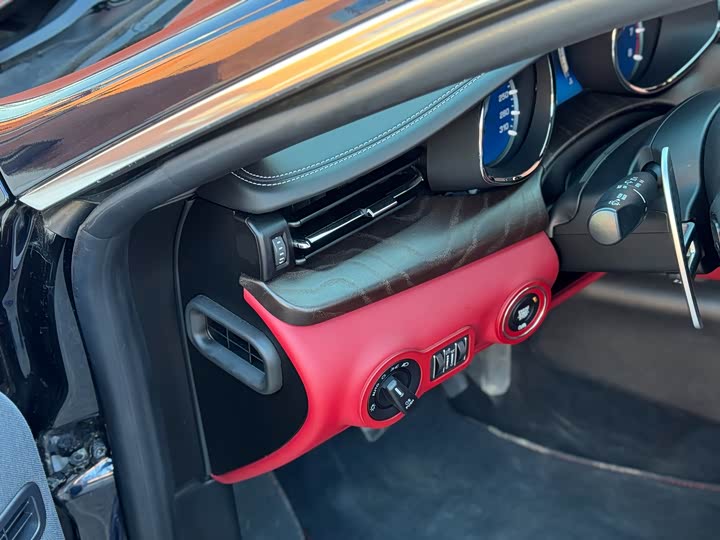 Фото 6 - Maserati Quattroporte