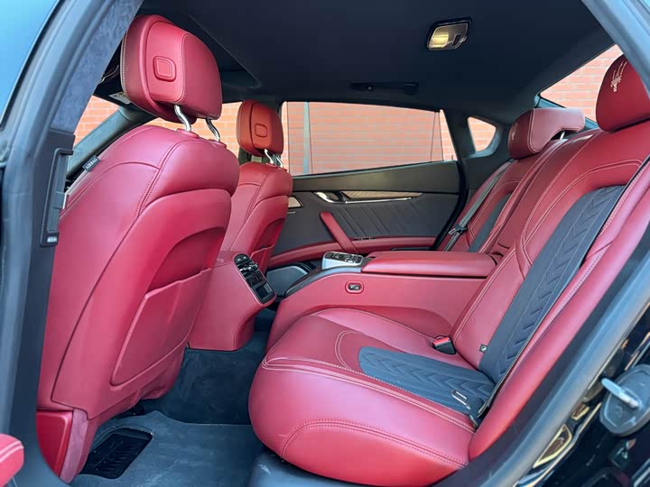 Фото 8 - Maserati Quattroporte