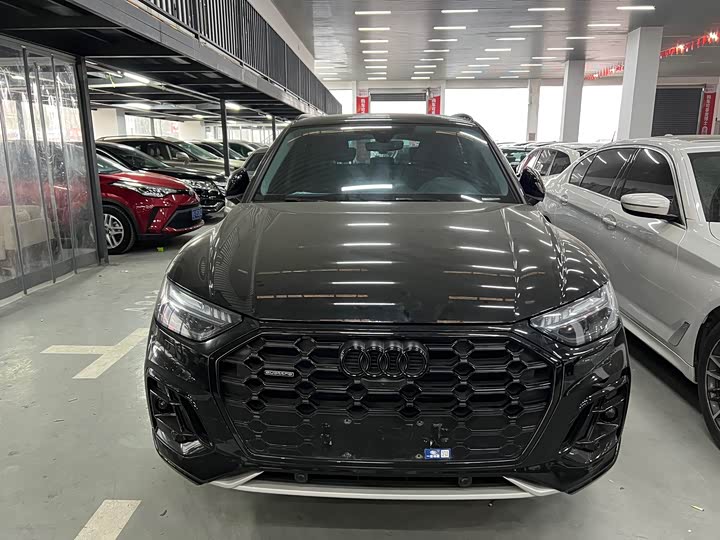 Фото 2 - Audi Q5L