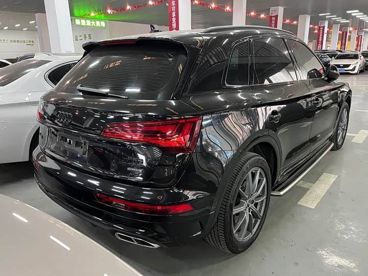 Фото 4 - Audi Q5L