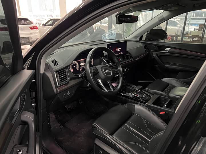 Фото 7 - Audi Q5L