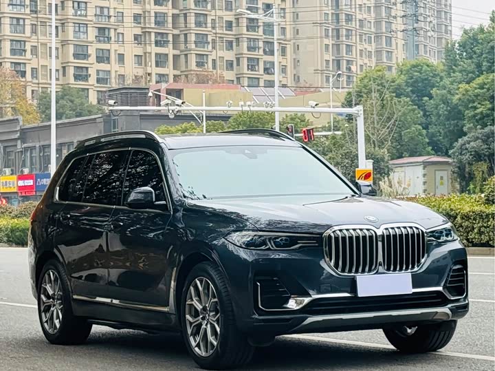 Фото 3 - BMW X7