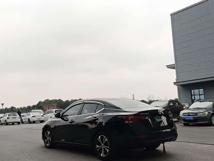 Фото 4 - Nissan Sylphy