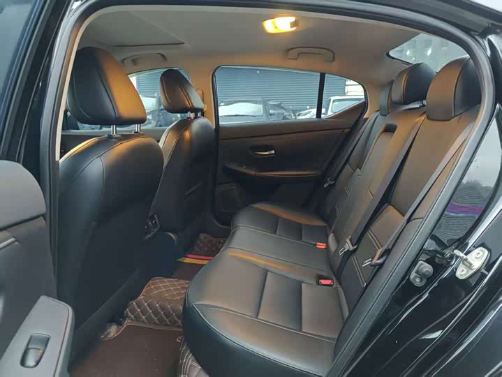 Фото 9 - Nissan Sylphy