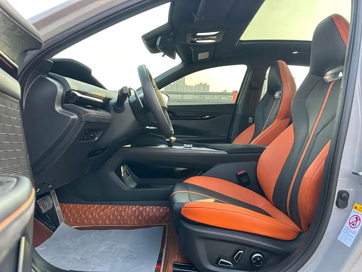 Фото 4 - Changan UNI-V