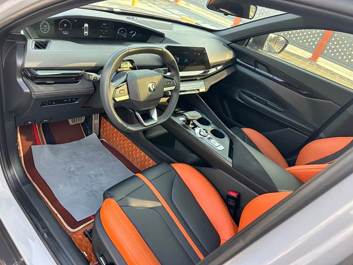 Фото 5 - Changan UNI-V