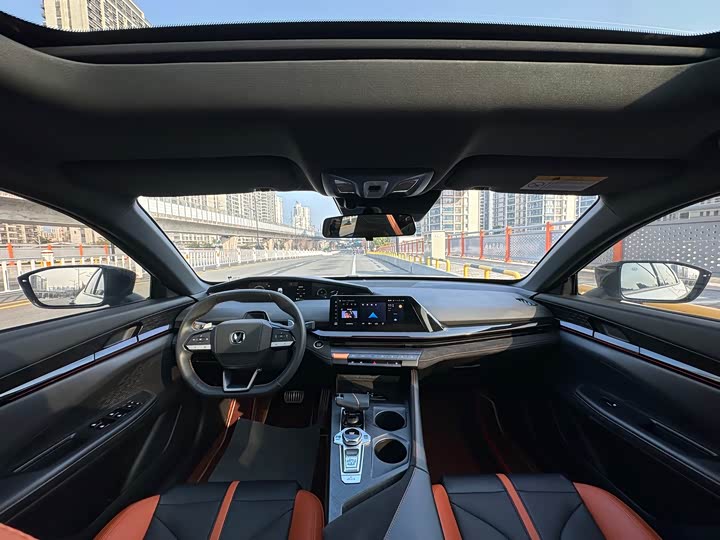 Фото 7 - Changan UNI-V