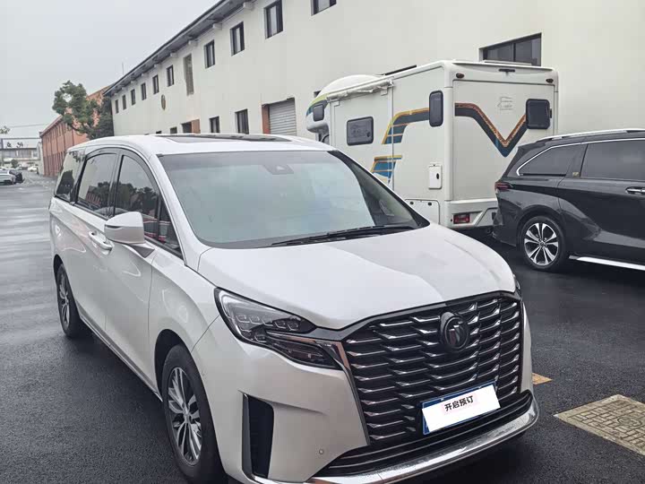 Фото 3 - Buick GL8 ES