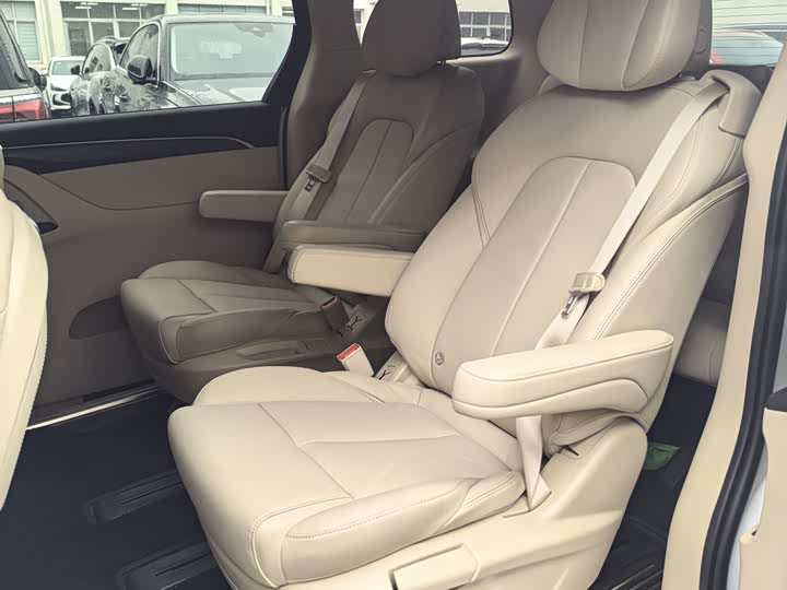 Фото 5 - Buick GL8 ES