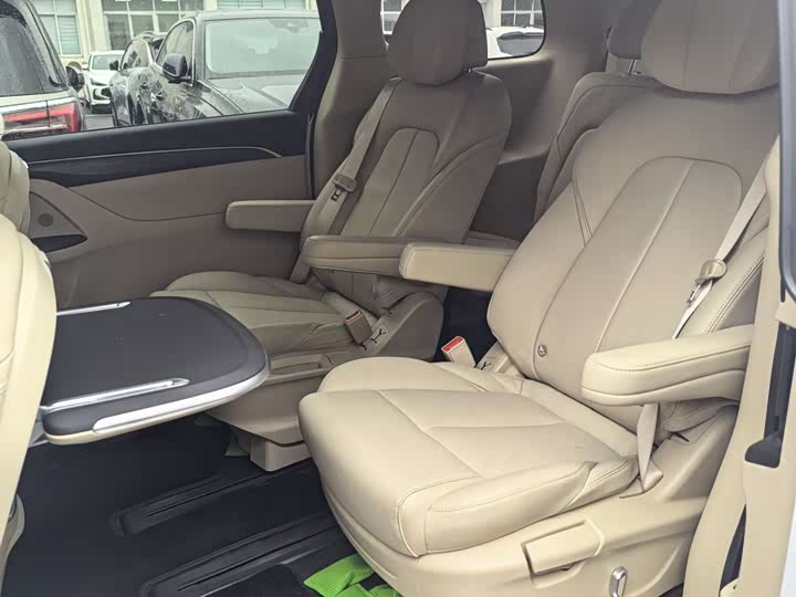 Фото 6 - Buick GL8 ES