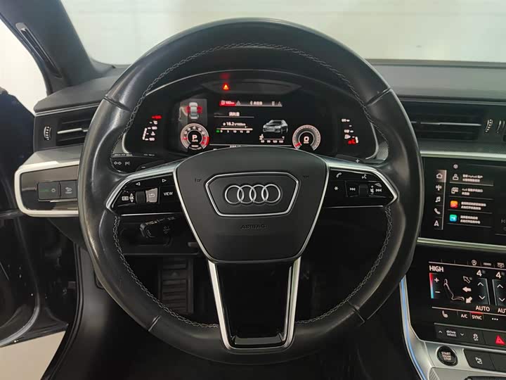 Фото 6 - Audi A6L