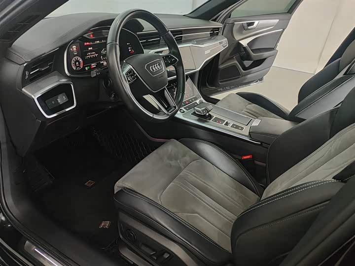 Фото 9 - Audi A6L