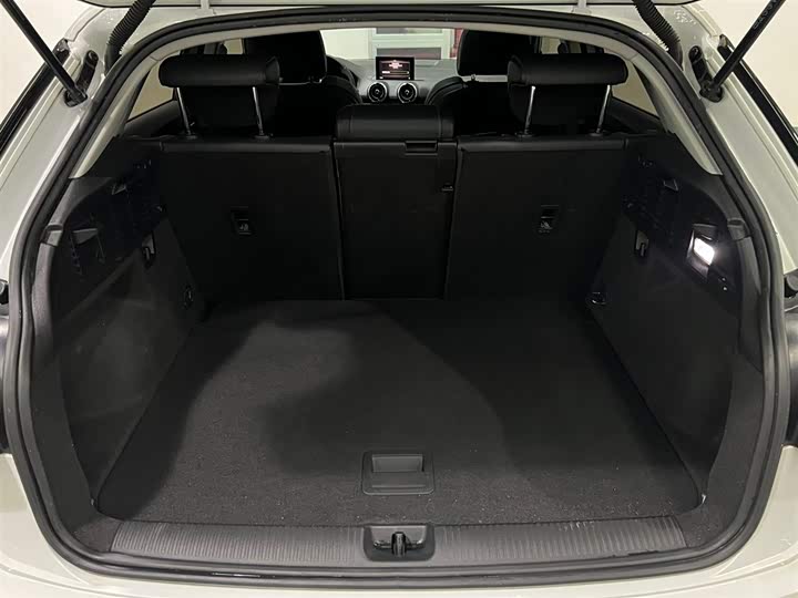 Фото 7 - Audi Q2L