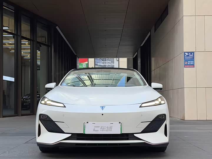 Фото 1 - Changan Deepal SL03