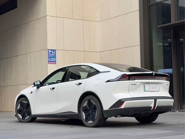 Фото 8 - Changan Deepal SL03