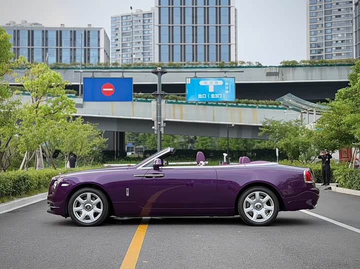 Фото 3 - Rolls-Royce Dawn