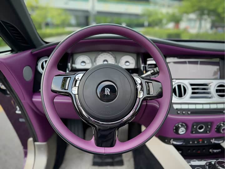 Фото 7 - Rolls-Royce Dawn