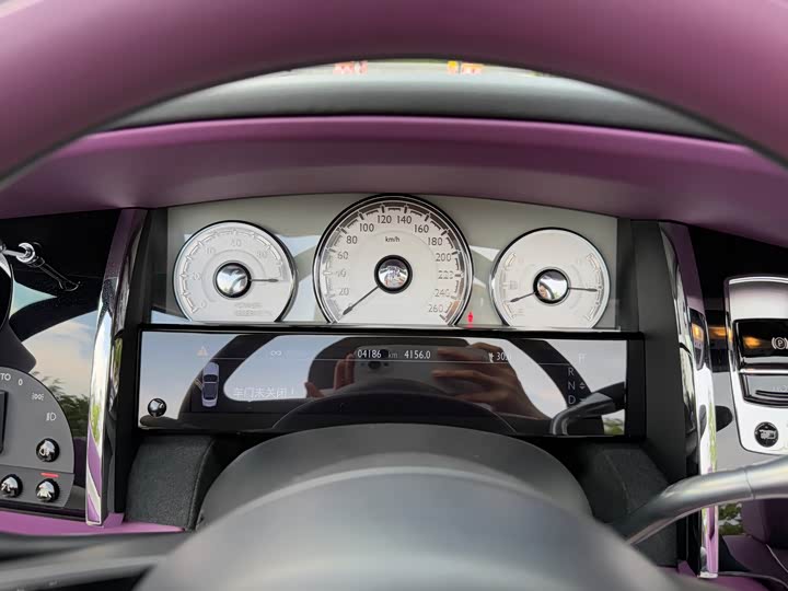 Фото 8 - Rolls-Royce Dawn