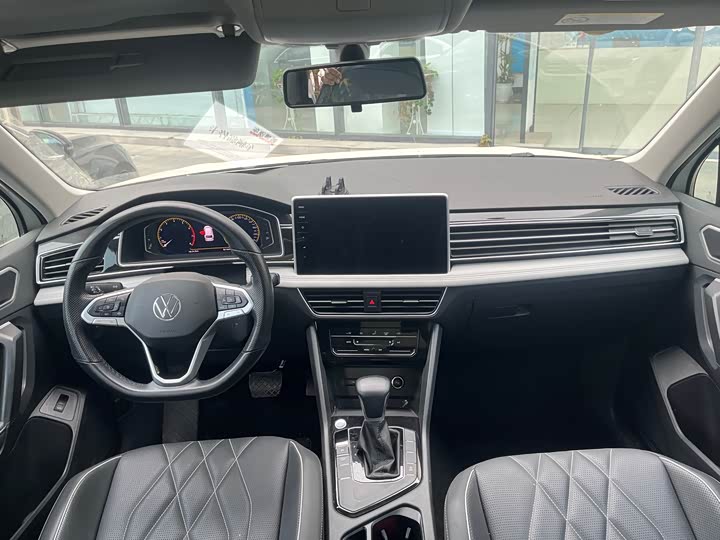 Фото 7 - Volkswagen Tiguan L Pro