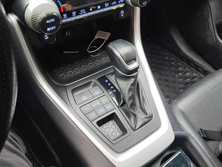 Фото 6 - Toyota Wildlander