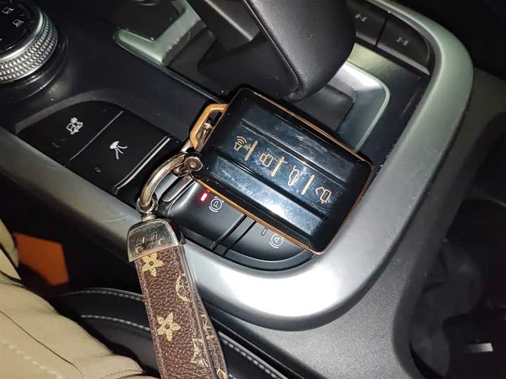 Фото 9 - Tank 300