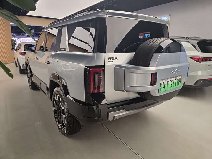 Фото 8 - BYD FangChengBao Leopard 8