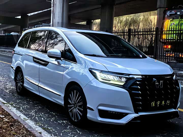 Фото 3 - Honda Elysion