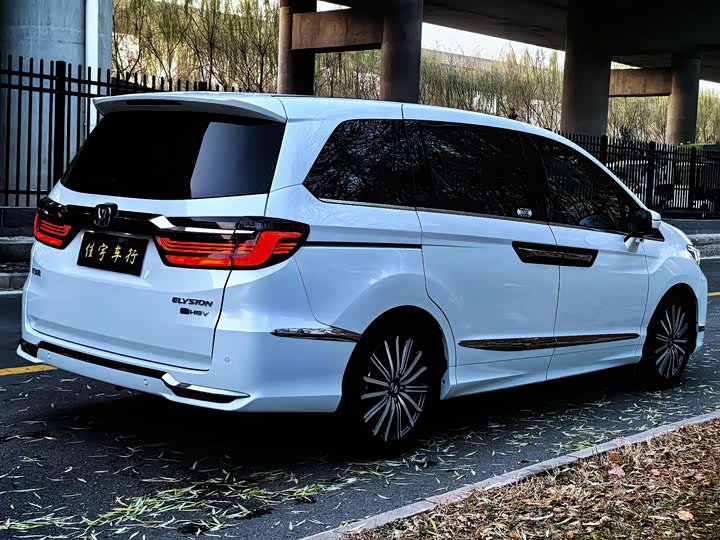 Фото 4 - Honda Elysion