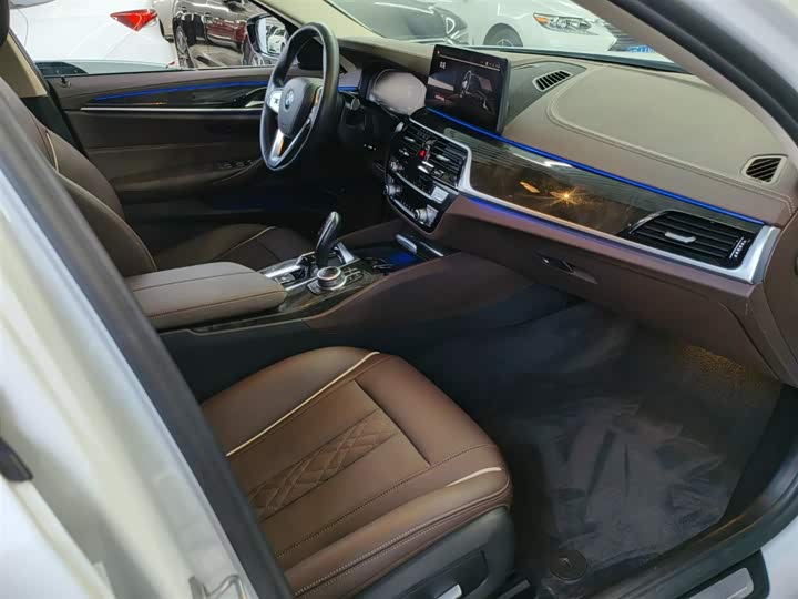 Фото 8 - BMW 5 Series