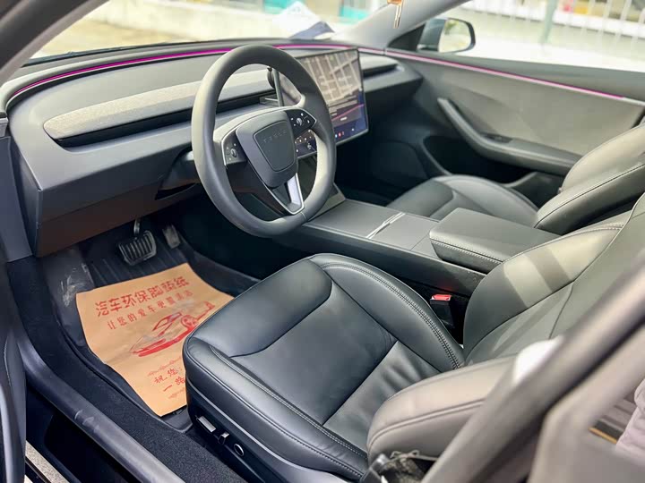 Фото 4 - Tesla Model 3