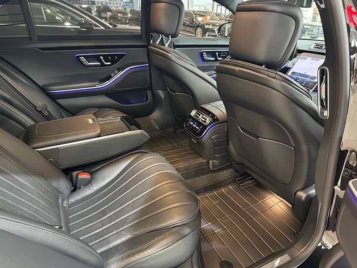 Фото 7 - Mercedes-Benz S-Class