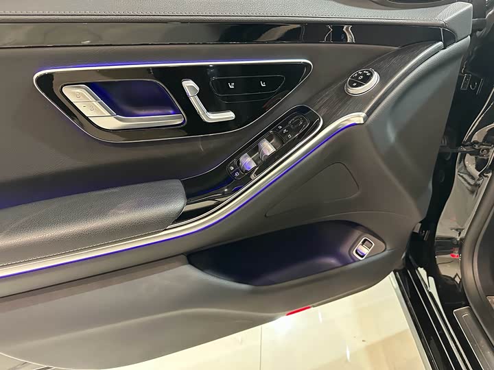 Фото 8 - Mercedes-Benz S-Class